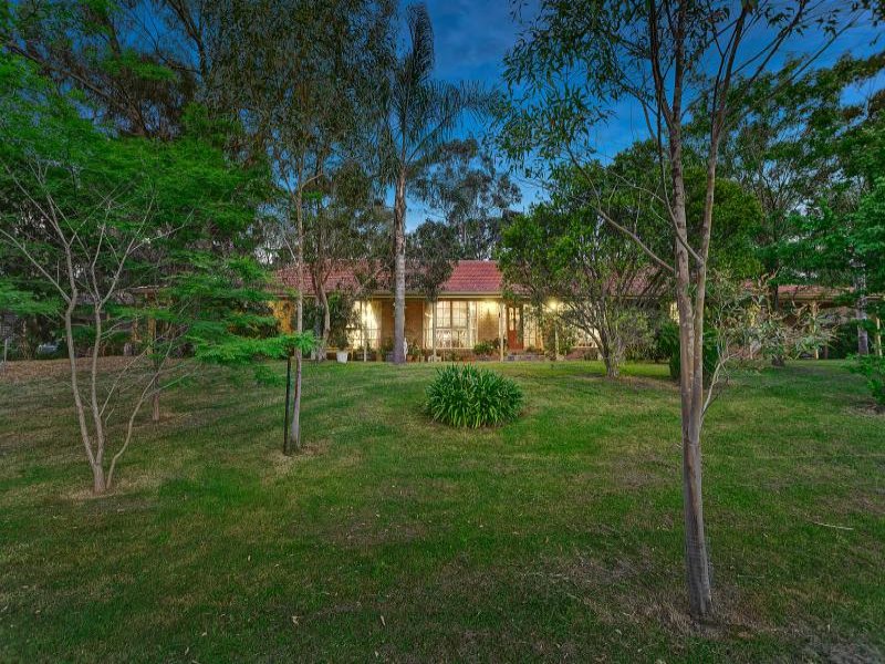 10 Uplands Road, Chirnside Park, Vic 3116