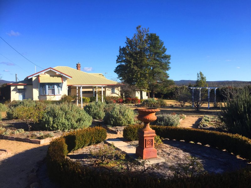 93 College Rd, Stanthorpe, Qld 4380 Property Details