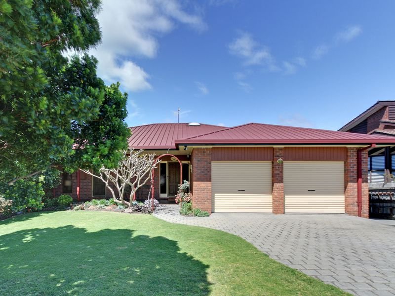 14 Periwinkle Drive, Lakes Entrance, VIC 3909