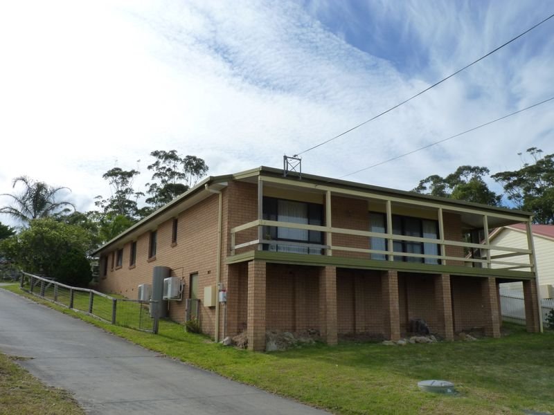 11 Torquay Drive, Lake Tabourie, NSW 2539