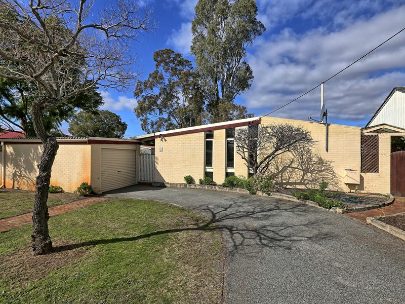 68 Berehaven Avenue, Thornlie, WA 6108 Property Details