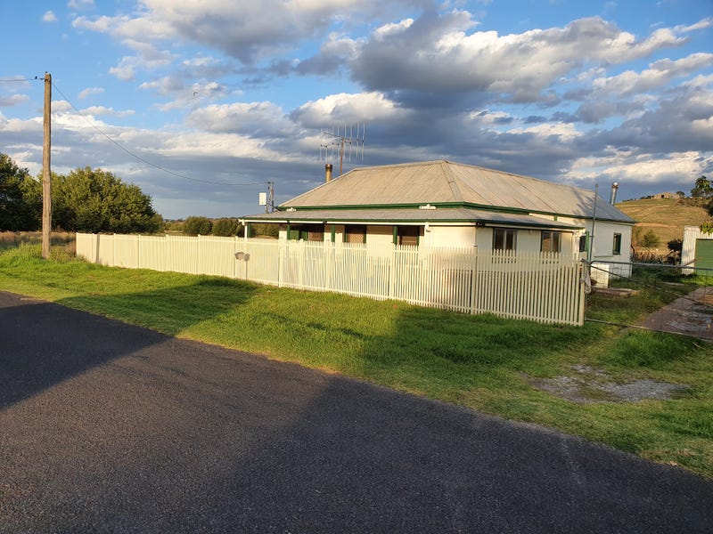 13 Victoria Street, Plains, NSW 2795