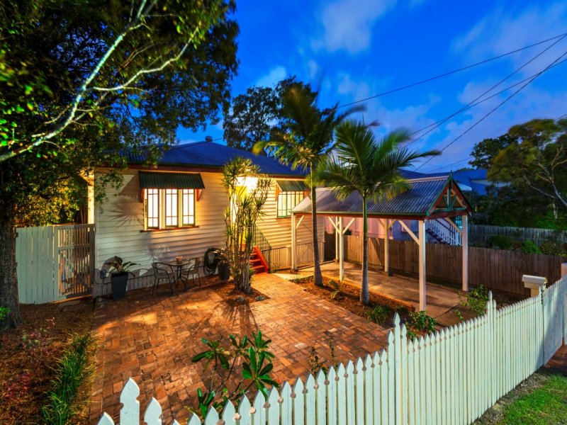 32 Palmer St, Greenslopes, Qld 4120 Property Details