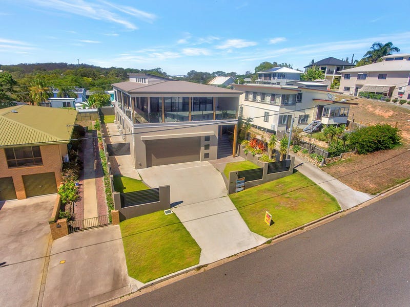 12 Coral Street, Tannum Sands, Qld 4680 House for Sale