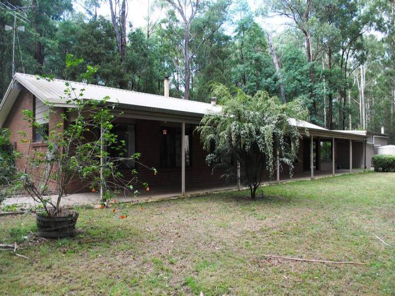 2750 Launching Place Road, Gembrook, Vic 3783 Property Details