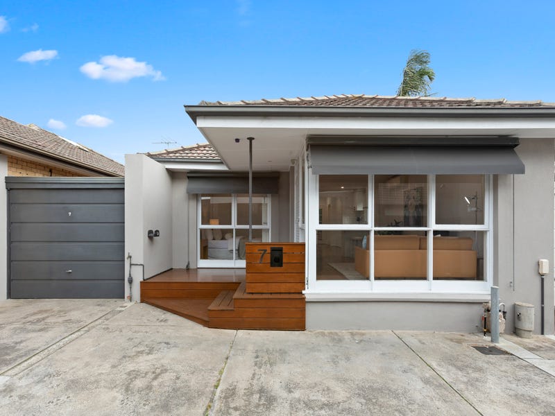 7/18 The Corso, Parkdale, Vic 3195 Property Details