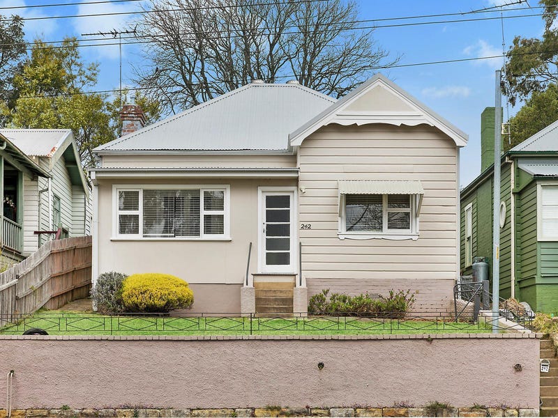 242 Bathurst Road, Katoomba, NSW 2780 Property Details