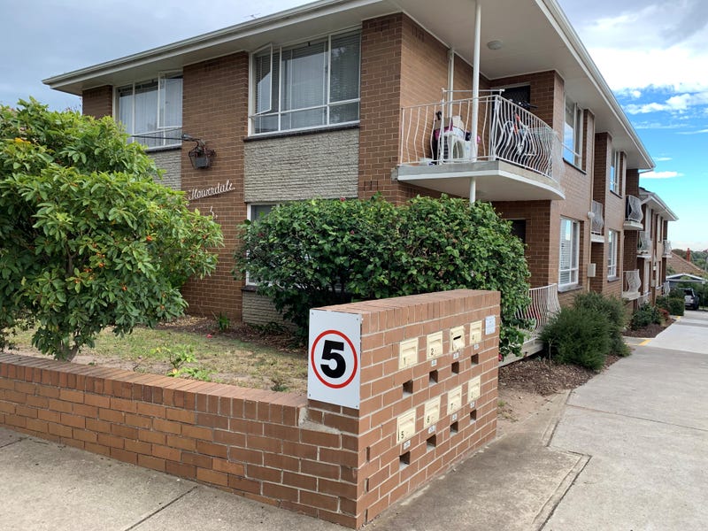 2/3 Flower Street, Essendon, VIC 3040