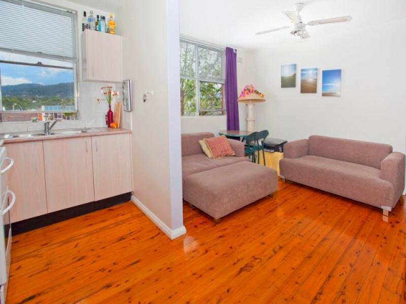 2/37 Edward St, Wollongong, NSW 2500 Property Details