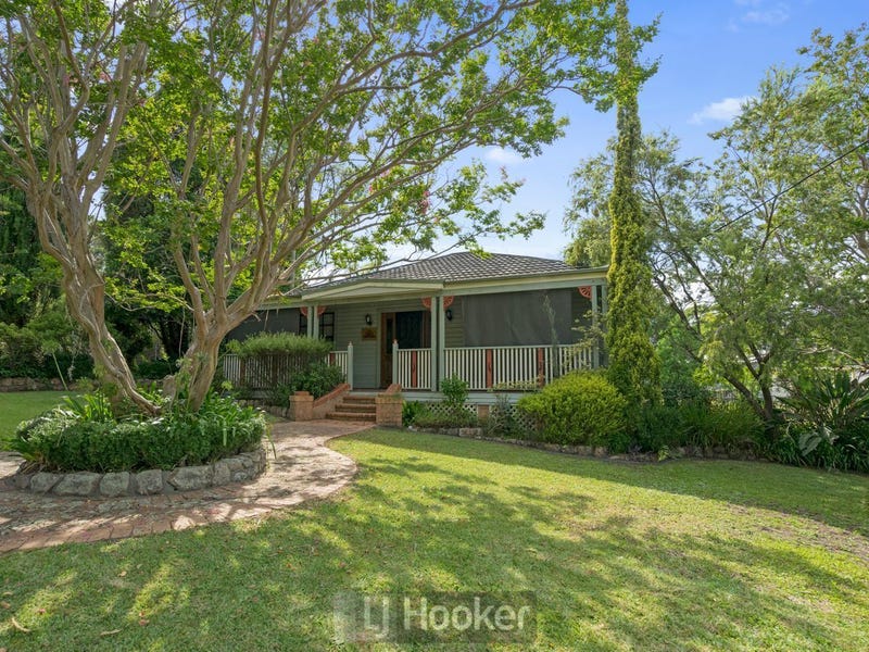 17 Dunkley Parade, Mount Hutton, NSW 2290