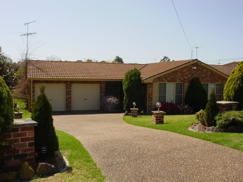 20 Devitt Cres, The Oaks, NSW 2570