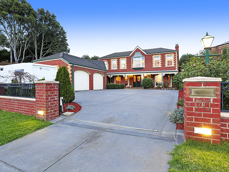 70 Scenic Road, Highton, VIC 3216