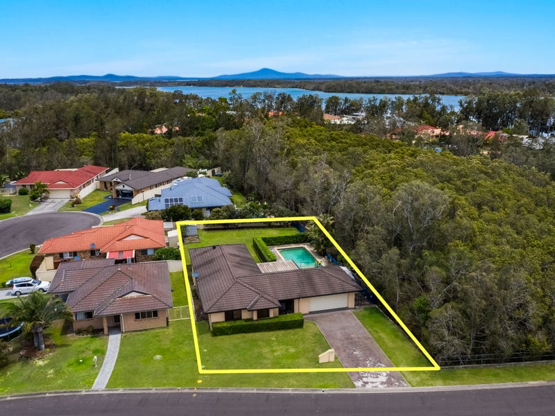 2 Bayview Drive, Yamba, NSW 2464 Property Details