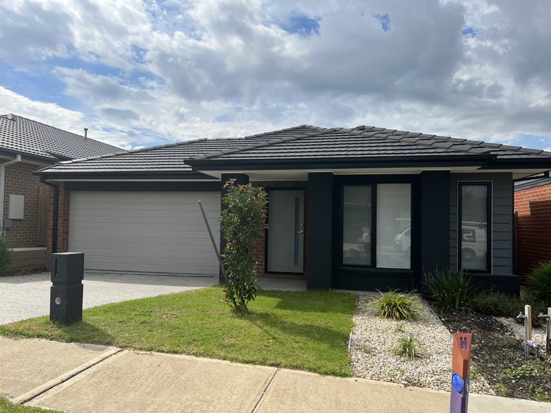 12 Basalt Drive, Clyde North, VIC 3978