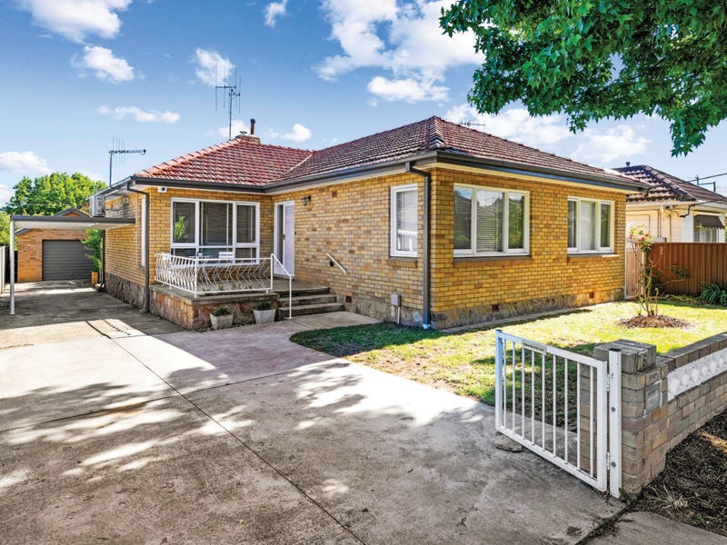 16 Bruce Street, Queanbeyan, NSW 2620 Property Details