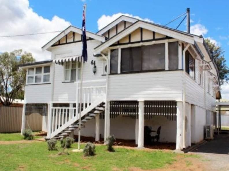 44 Campbell Street, Oakey, Qld 4401 Property Details