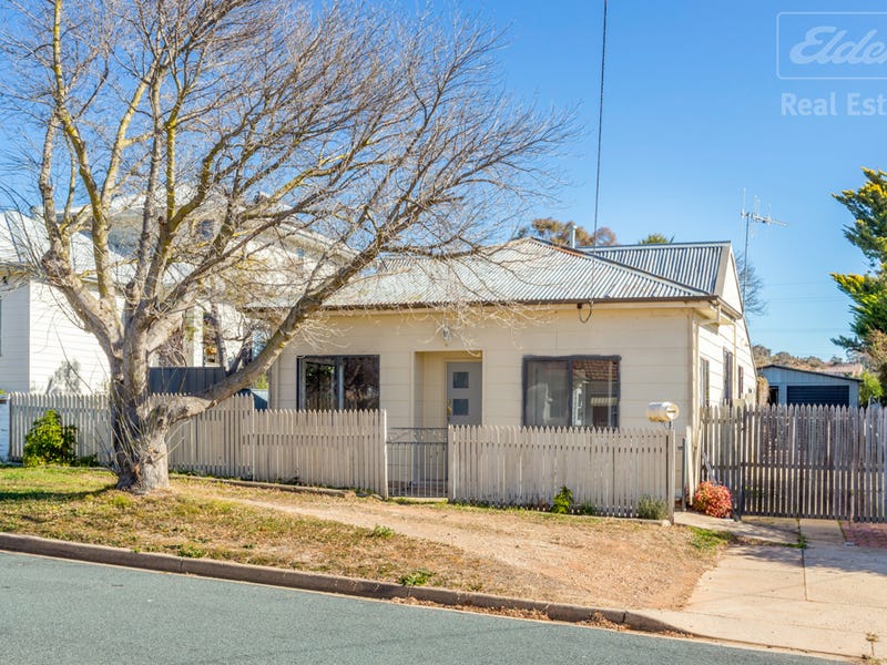 15 McIntosh Street, Queanbeyan, NSW 2620 Property Details