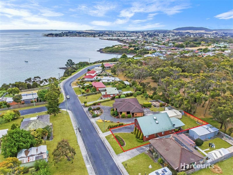 17 White Street, Town, TAS 7253