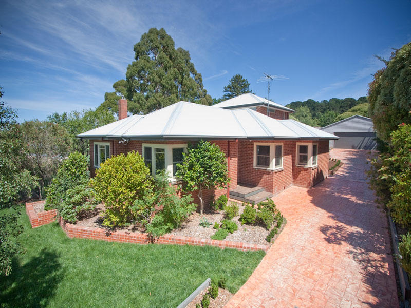 141 High Street, Woodend, VIC 3442