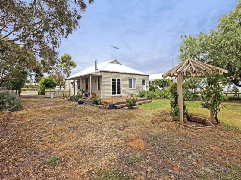 6 McCallum Road, Inverleigh, Vic 3321 Property Details