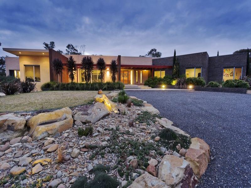 6 Jean Alice Drive, Junortoun, Vic 3551 Property Details