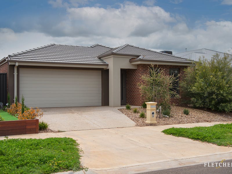 30 Avonmore Way, Weir Views, VIC 3338