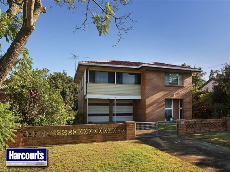 35 Clifford Street, Woody Point, QLD 4019