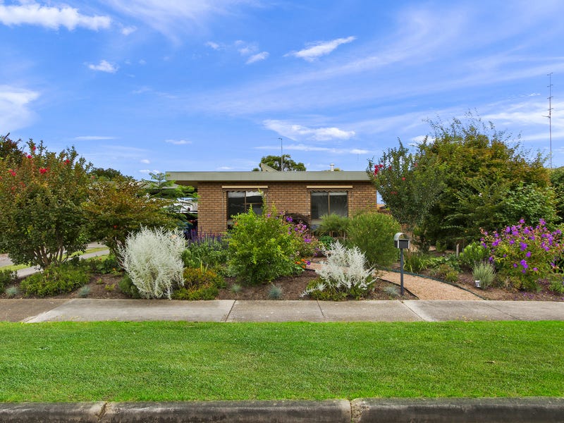 19 Allison Court, Bairnsdale, Vic 3875 House for Sale