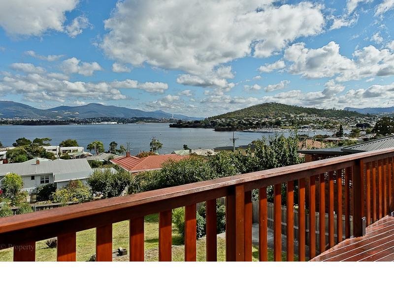 67 Kaoota Road, Rose Bay, TAS 7015