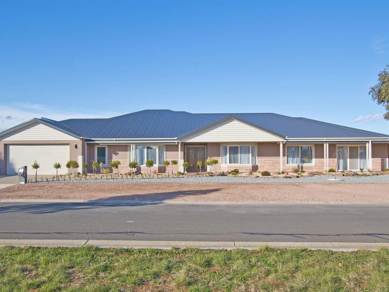 22 Highfield Way, Kurunjang, Vic 3337 Property Details