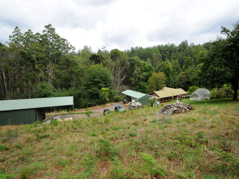 13 Perrins Creek Road, Olinda, Vic