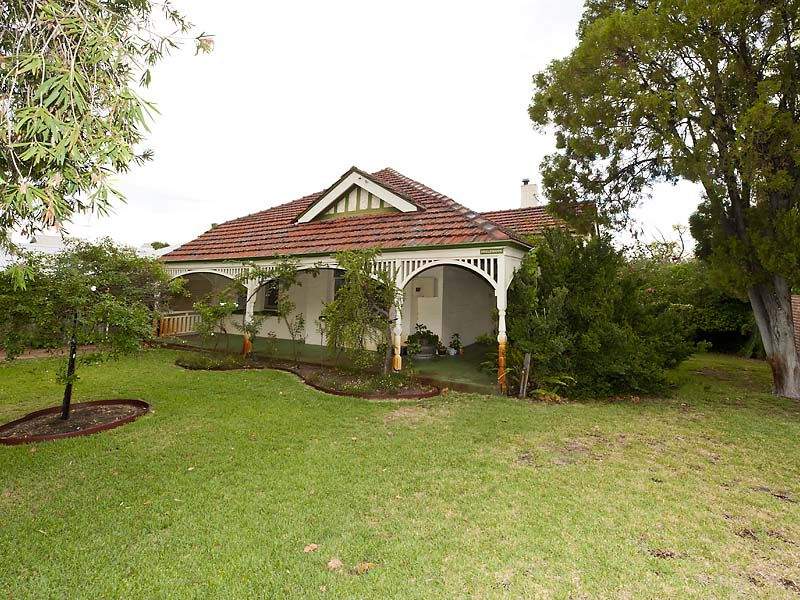 10 Queenslea Drive, Claremont, WA 6010 Property Details