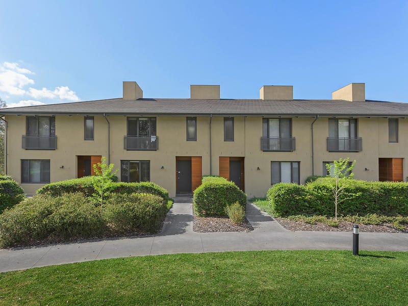 31 Henley Bridge Road, Chirnside Park, VIC 3116