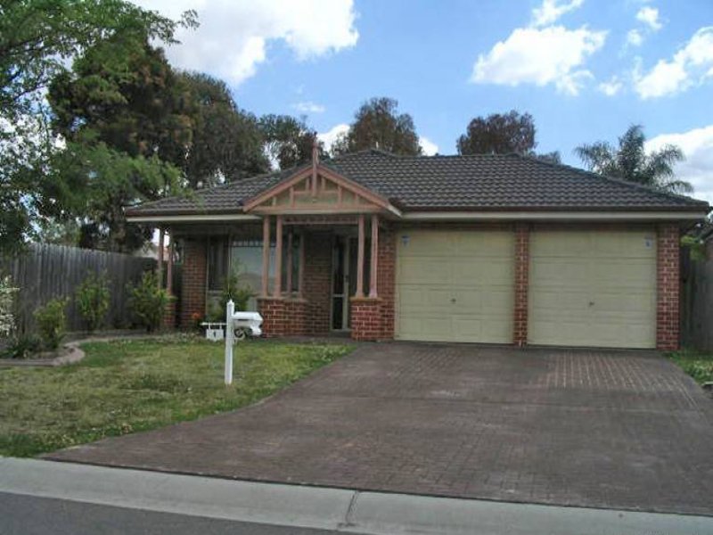 4 Murray Court, Wattle Grove, NSW 2173