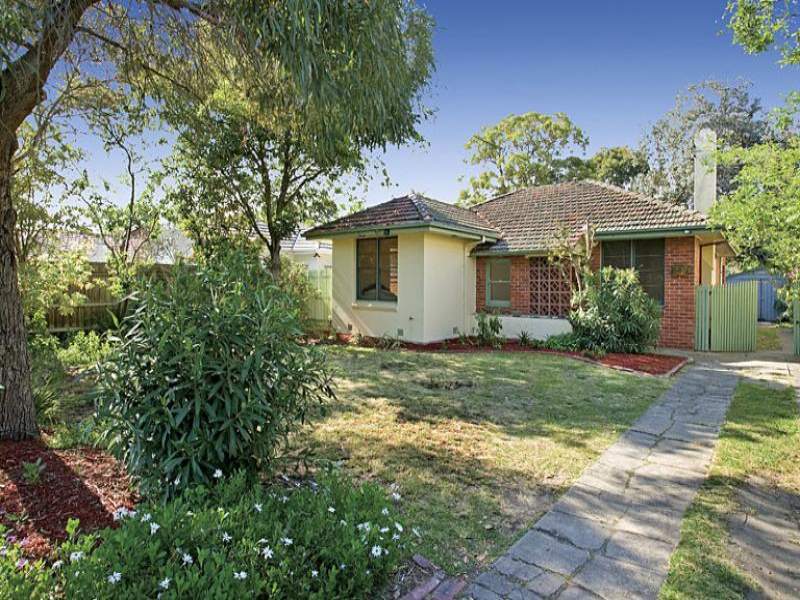 21 Raynes Park Road, Hampton, Vic 3188 Property Details