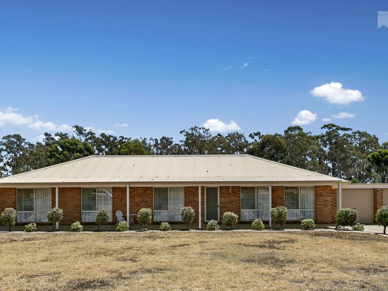 106 Strickland Street, Ascot, VIC 3551