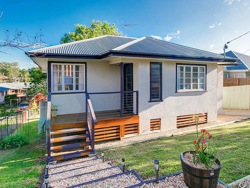 15 La Monte St, Moorooka, Qld 4105 Property Details