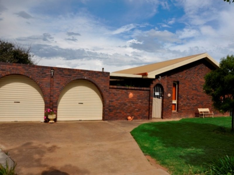 67 Manildra Street, Narromine, NSW 2821 Property Details