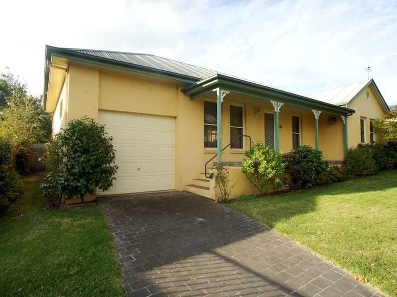 2B Oxley Drive, Bowral, NSW 2576