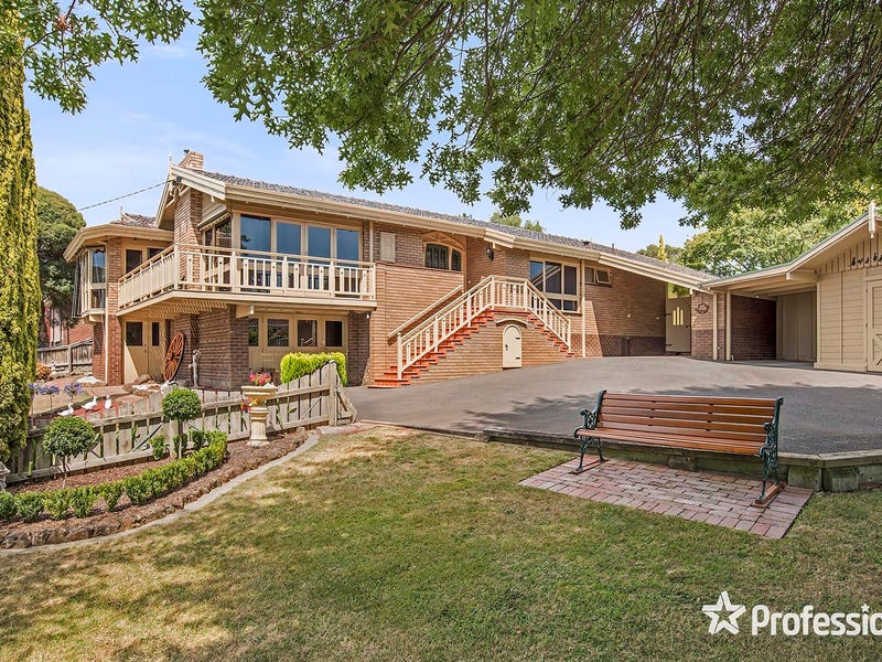 37 Roseman Road, Chirnside Park, Vic 3116 House for Sale