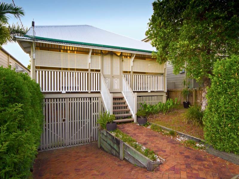 15 Beatrice Street Bardon QLD 4065 realestate .au