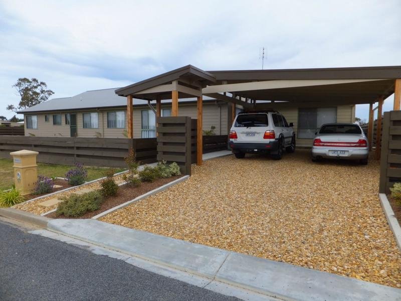 2 Lake Tide Avenue, Newlands Arm, VIC 3875