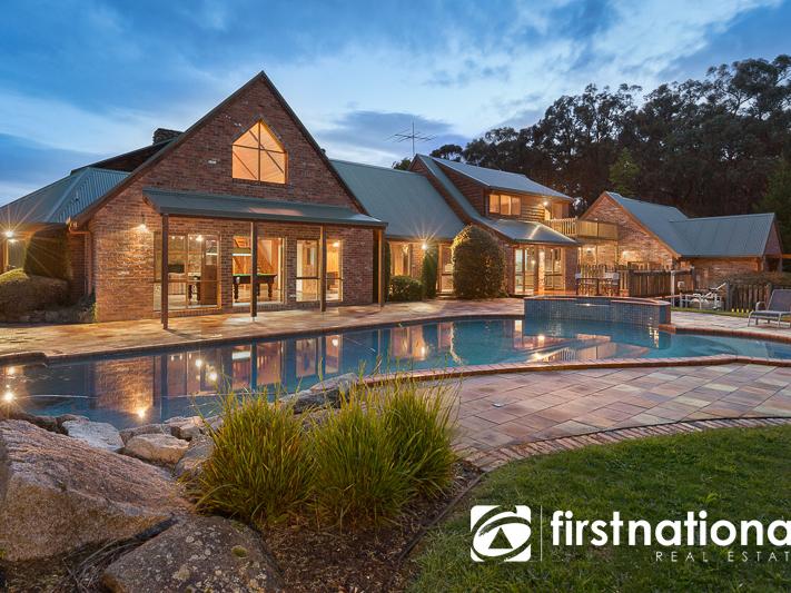 136 Amphlett Avenue, Cockatoo, Vic 3781 Property Details