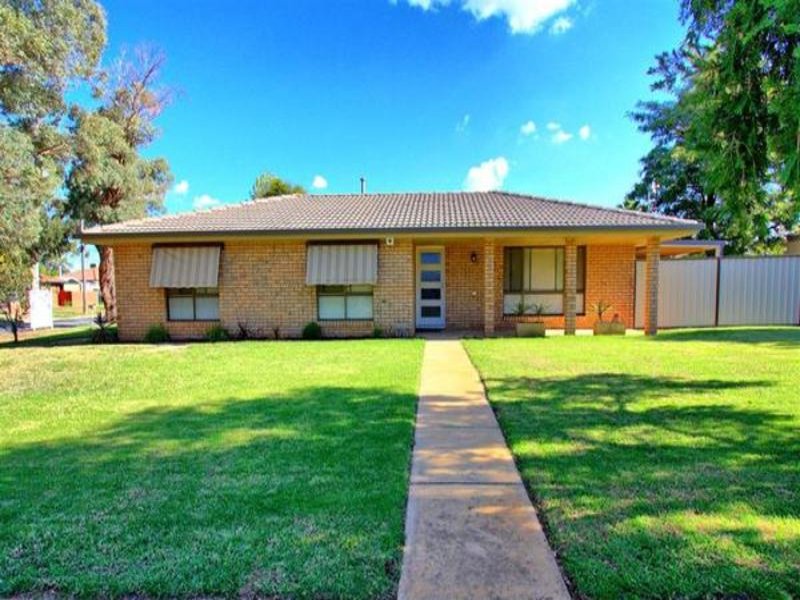 2 Nicholi Cres, Lake Albert, NSW 2650