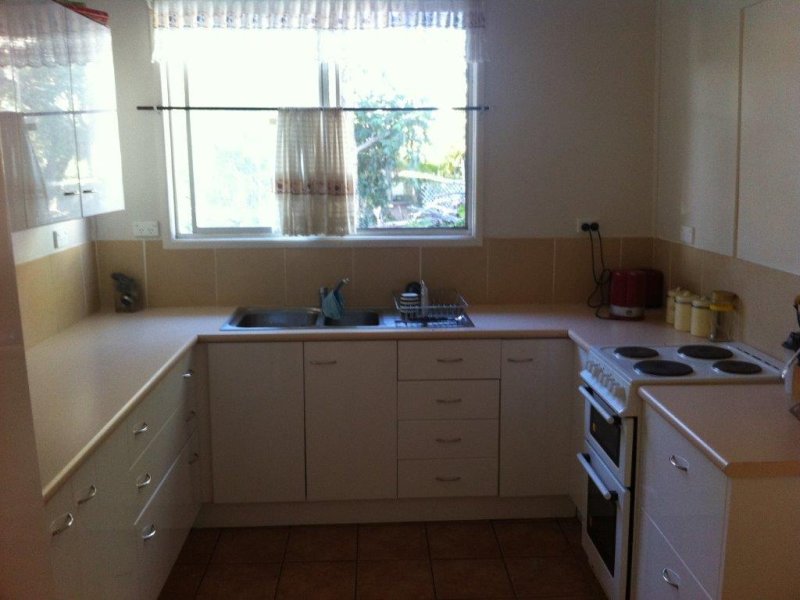 1/4 Shackleton Street, The Gap, QLD 4825