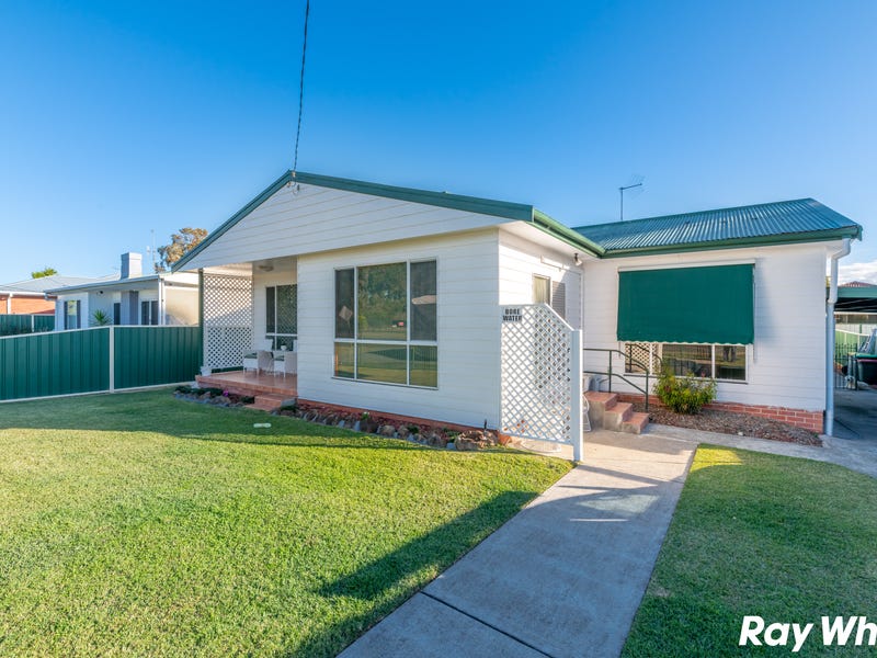 214 The Lakes Way, Tuncurry, NSW 2428 Property Details