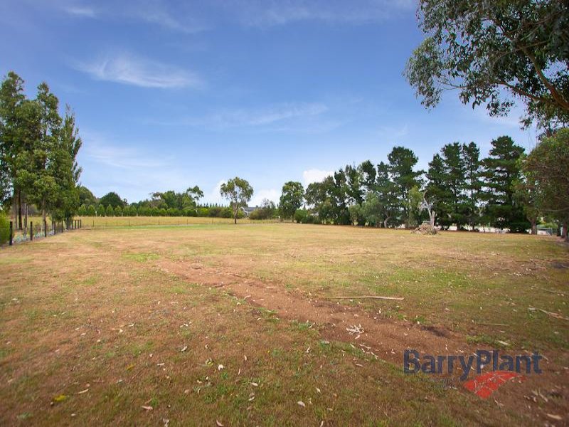 33 Ryan Road, Pakenham, Vic 3810