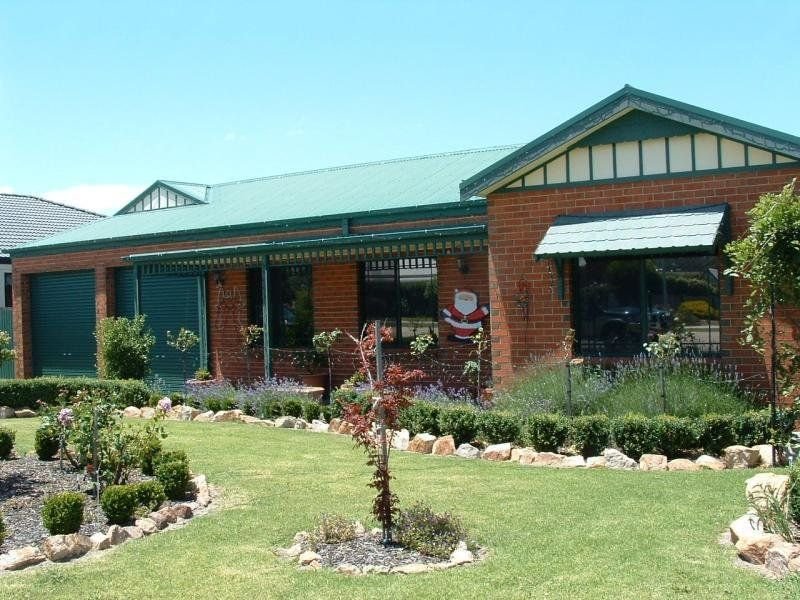 33 Stirling Drive, Lakes Entrance, VIC 3909