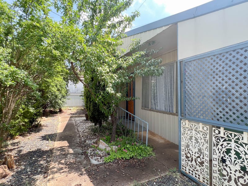 17 Caroon Street, Ungarie, NSW 2669 House for Sale