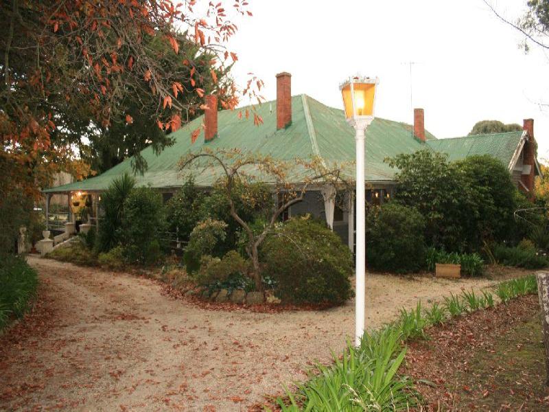 45 High Street, Woodend, Vic 3442 Property Details